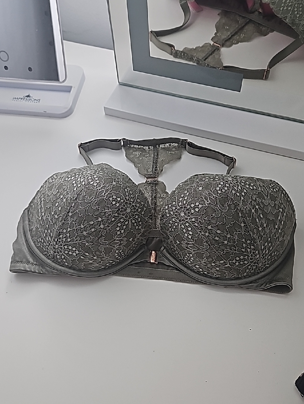 Lace Detail Padded Bra in Olive Green